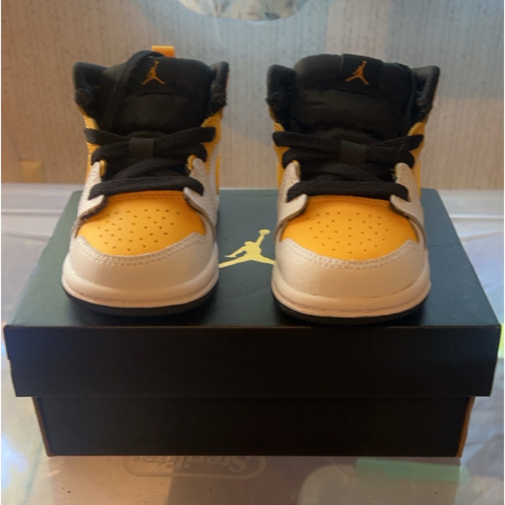 Jordan 1 mid